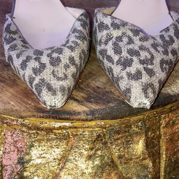 Manolo Blahnik leopard print heels - Picture 5 of 8